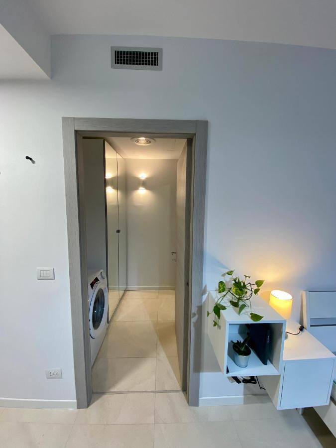 East Uptown High Tech Studio Appartamento Milano